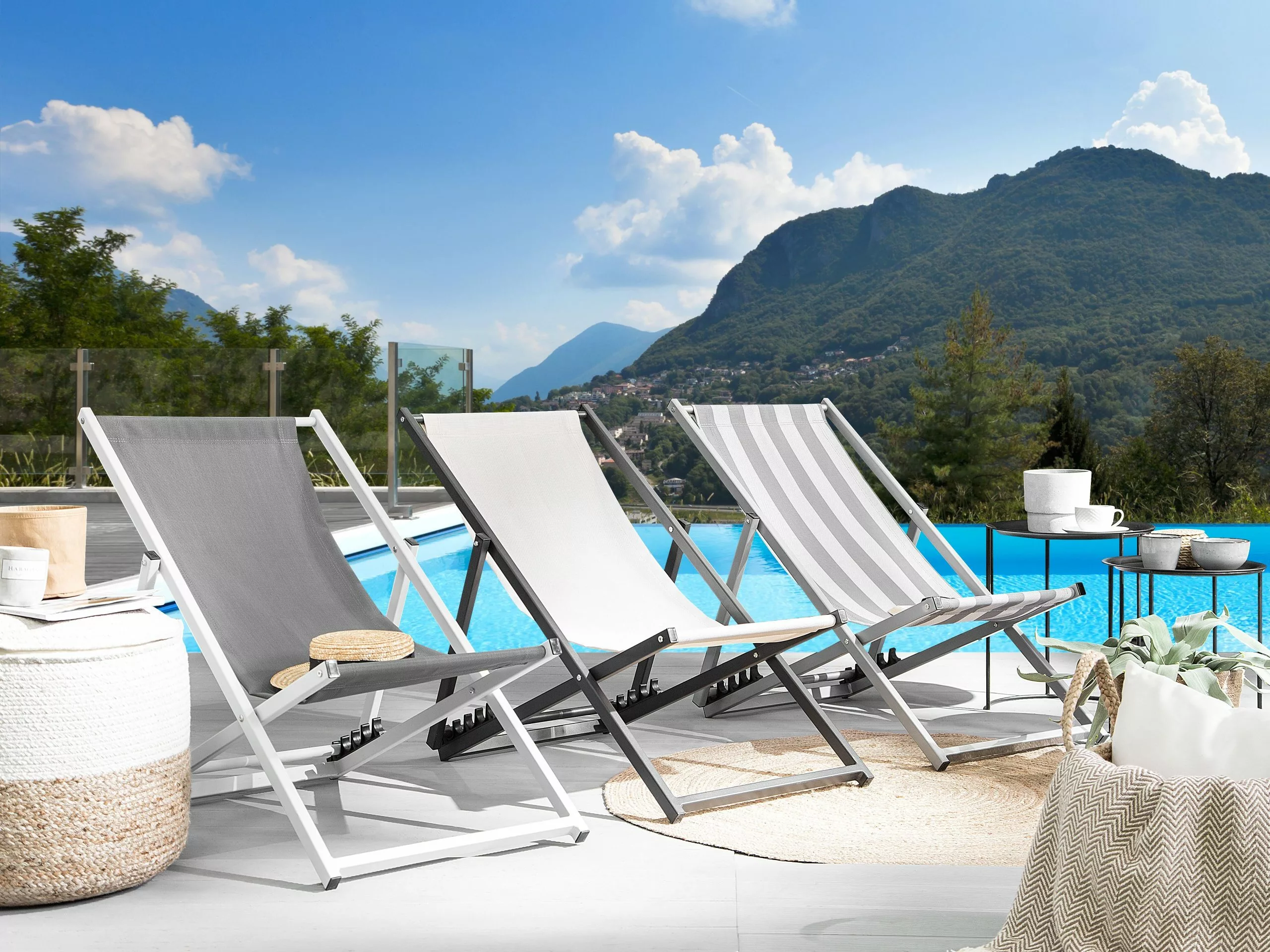 Beliani Harmaa Aurinkotuoli Valkoharmaalla Kankaalla LOCRI - Image 3