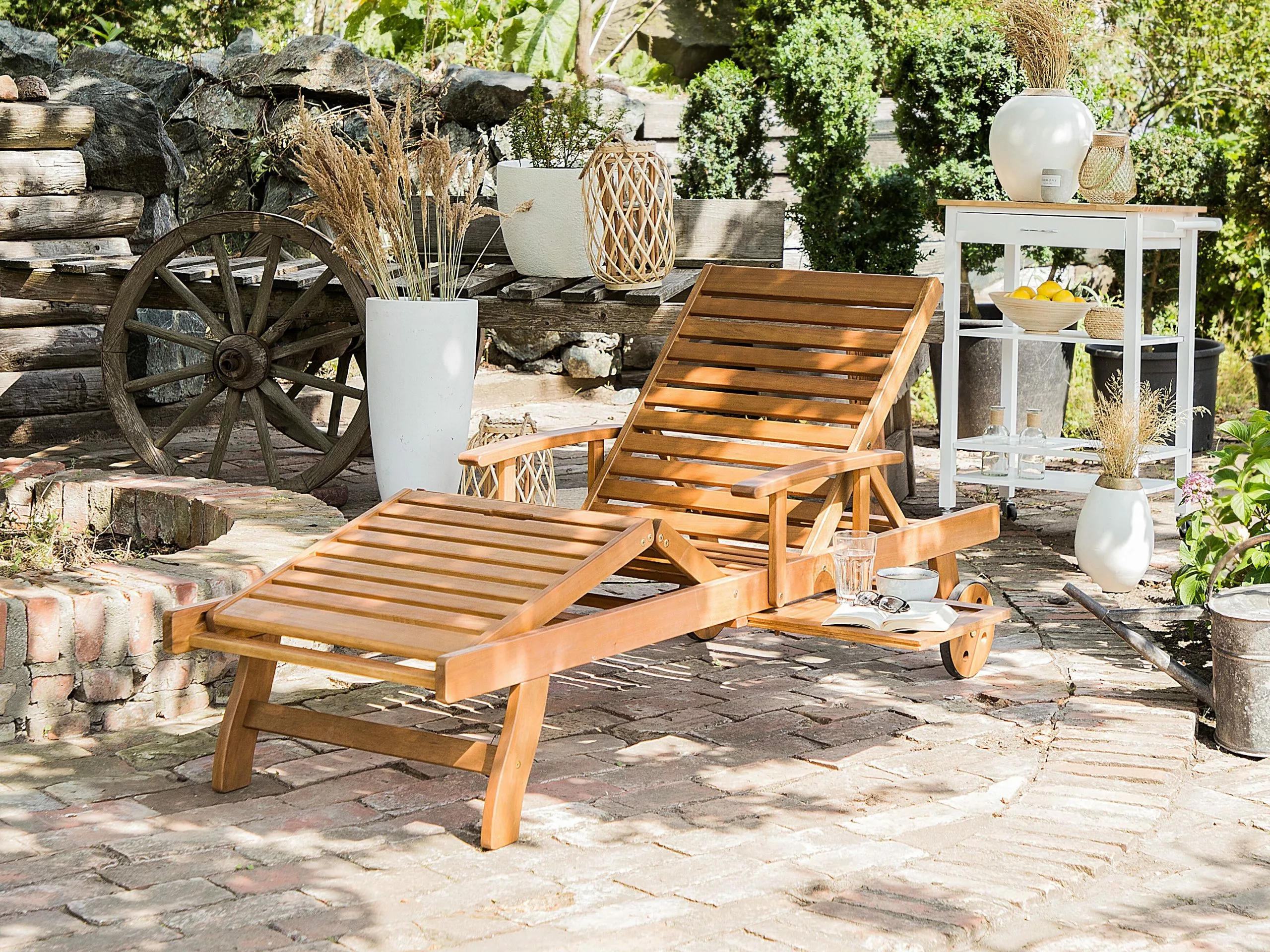 Beliani Akaasiapuinen Aurinkotuoli Raidallisella Pehmusteella JAVA - Image 6