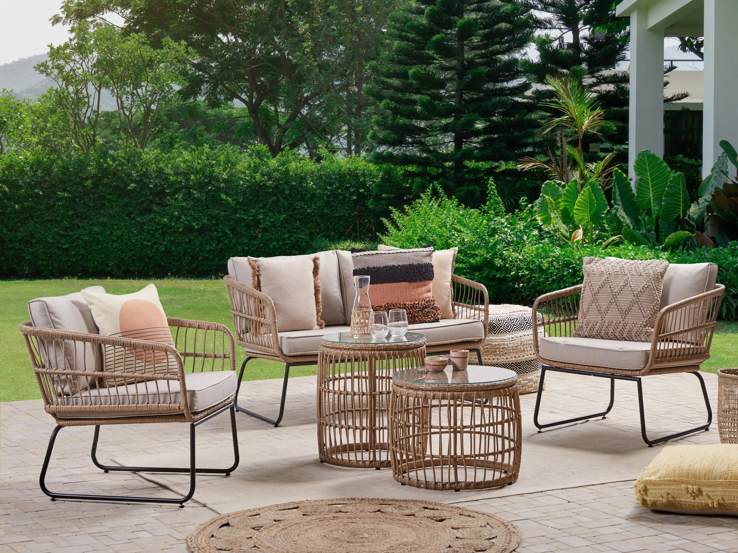 Beliani 4-istuttava Ulkosohvaryhmä Polyrottinki Beige RAVELLO 2 Beliani 4-istuttava Ulkosohvaryhmä Polyrottinki Beige RAVELLO - Image 2