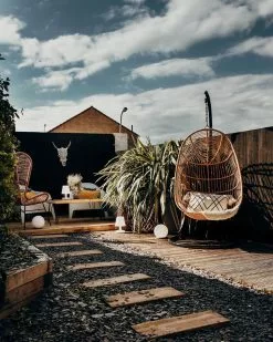 Beliani Rottinkinen Korituoli Jalustalla Beige CASOLI -Ulkokalusteet shop undef src sa picid 777383 type whitesh image