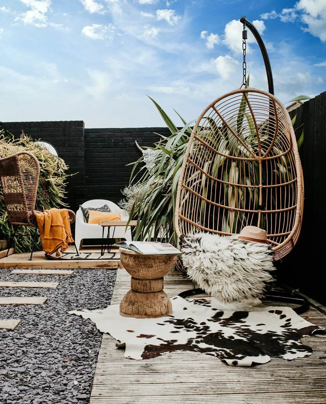 Beliani Rottinkinen Korituoli Jalustalla Beige CASOLI - Image 9