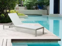 Beliani Aurinkotuoli Valkoinen FOSSATO -Ulkokalusteet shop undef src sa picid 785220 type whitesh image scaled