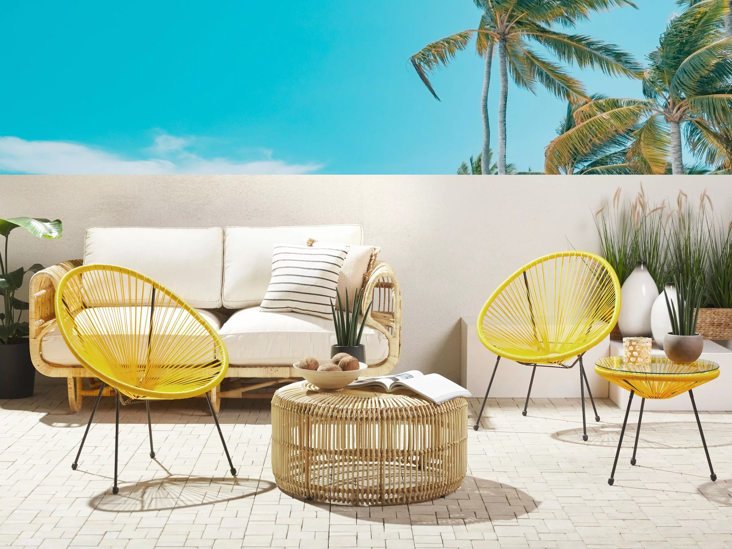 Beliani Kalustesetti Keltainen Pöytä Ja 2 Tuolia ACAPULCO II - Image 2