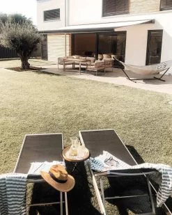 Beliani Musta Aurinkotuoli FOSSATO 12 Beliani Musta Aurinkotuoli FOSSATO -Ulkokalusteet shop undef src sa picid 798264 type whitesh image