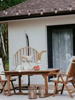 Beliani Rottinkinen Riipputuoli Jalustalla Puunvärinen ASPIO -Ulkokalusteet shop undef src sa picid 809371 type whitesh image scaled