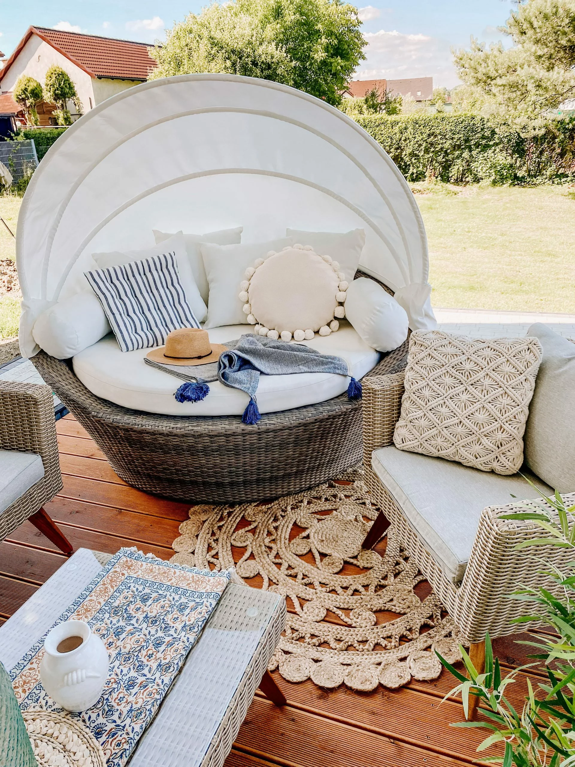 Beliani Aurinkovuode Polyrottinki Vaaleanruskea SYLT - Image 3