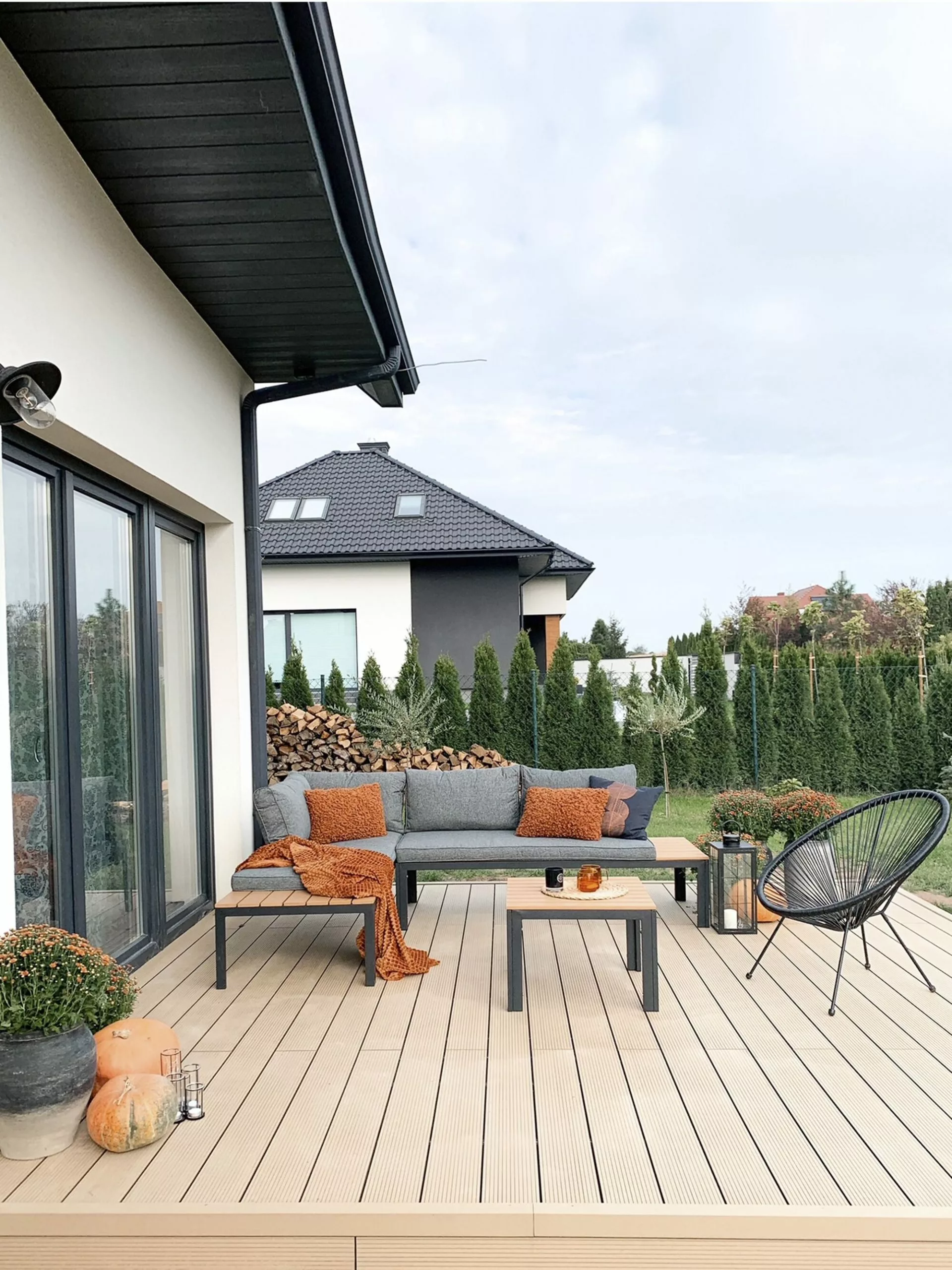 Beliani Narutuoli Polyrottinki Musta ACAPULCO II - Image 5