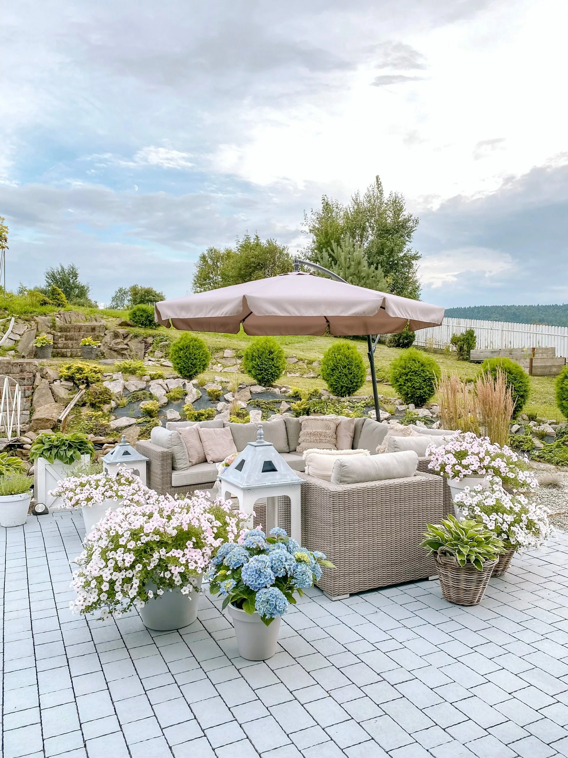 Beliani 6-istuttava Ulkosohvaryhmä Polyrottinki Vasenk. Ruskeanharmaa CONTARE 3 Beliani 6-istuttava Ulkosohvaryhmä Polyrottinki Vasenk. Ruskeanharmaa CONTARE - Image 3