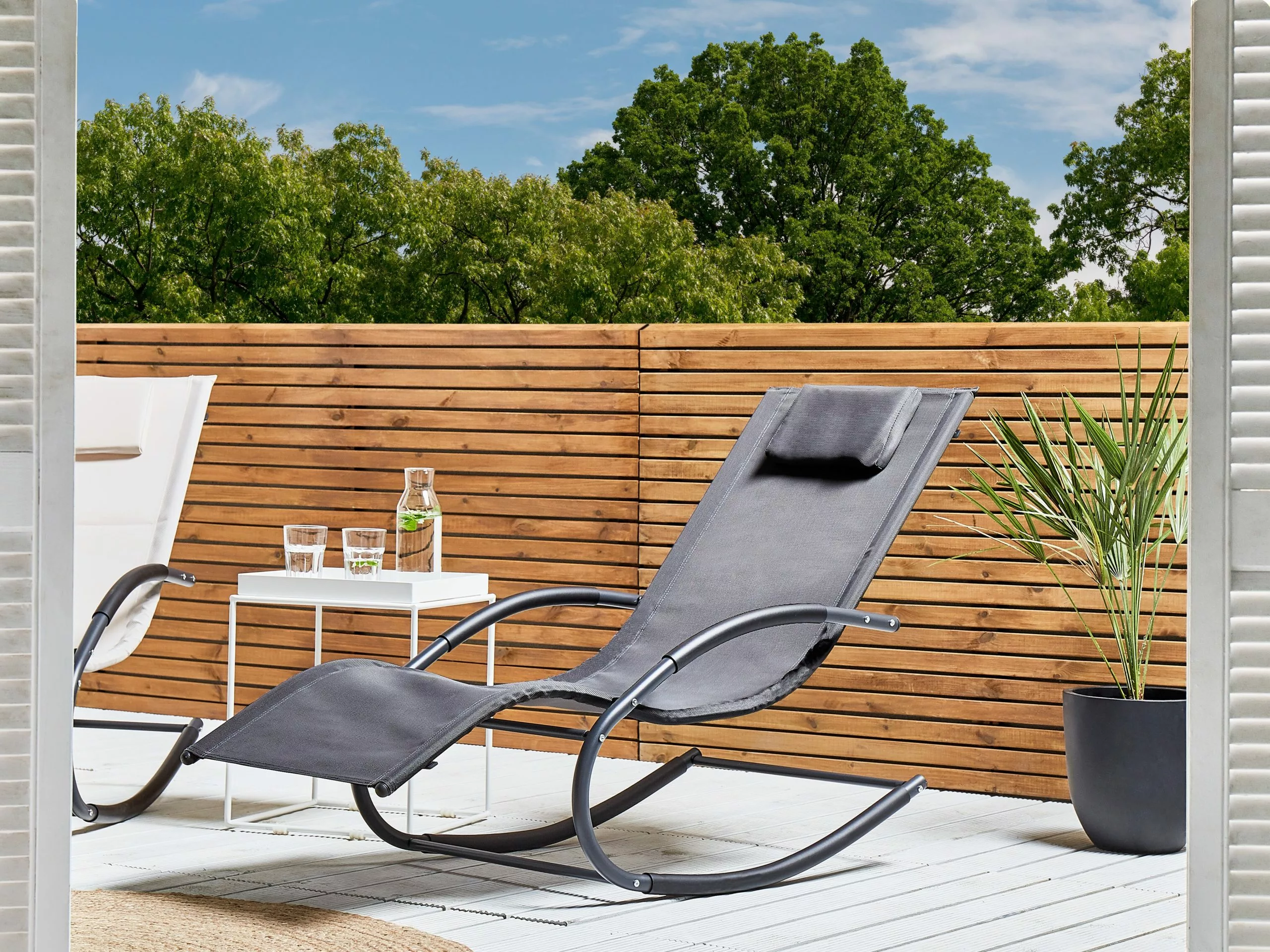 Beliani Keinuva Aurinkotuoli Harmaa CARANO II - Image 2