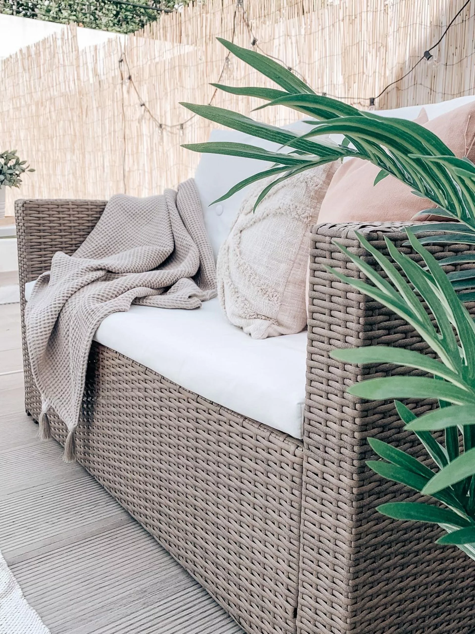 Beliani Vaaleanruskea 4-istuttava PE-rottinkinen Ulkosohvaryhmä LUCA 5 Beliani Vaaleanruskea 4-istuttava PE-rottinkinen Ulkosohvaryhmä LUCA - Image 5