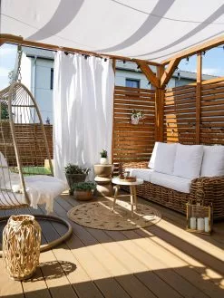 Beliani Riipputuoli Jalustalla Rottinkinen Musta ALBA -Ulkokalusteet shop undef src sa picid 824471 type whitesh image scaled