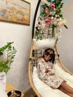 Beliani Riipputuoli Jalustalla Polyrottinki Luonnonväri ATRI II -Ulkokalusteet shop undef src sa picid 827628 type whitesh image