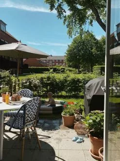 Beliani Puutarhatuolit 4kpl Setti Sinivalkoinen RIFREDDO 13 Beliani Puutarhatuolit 4kpl Setti Sinivalkoinen RIFREDDO -Ulkokalusteet shop undef src sa picid 829073 type whitesh image scaled