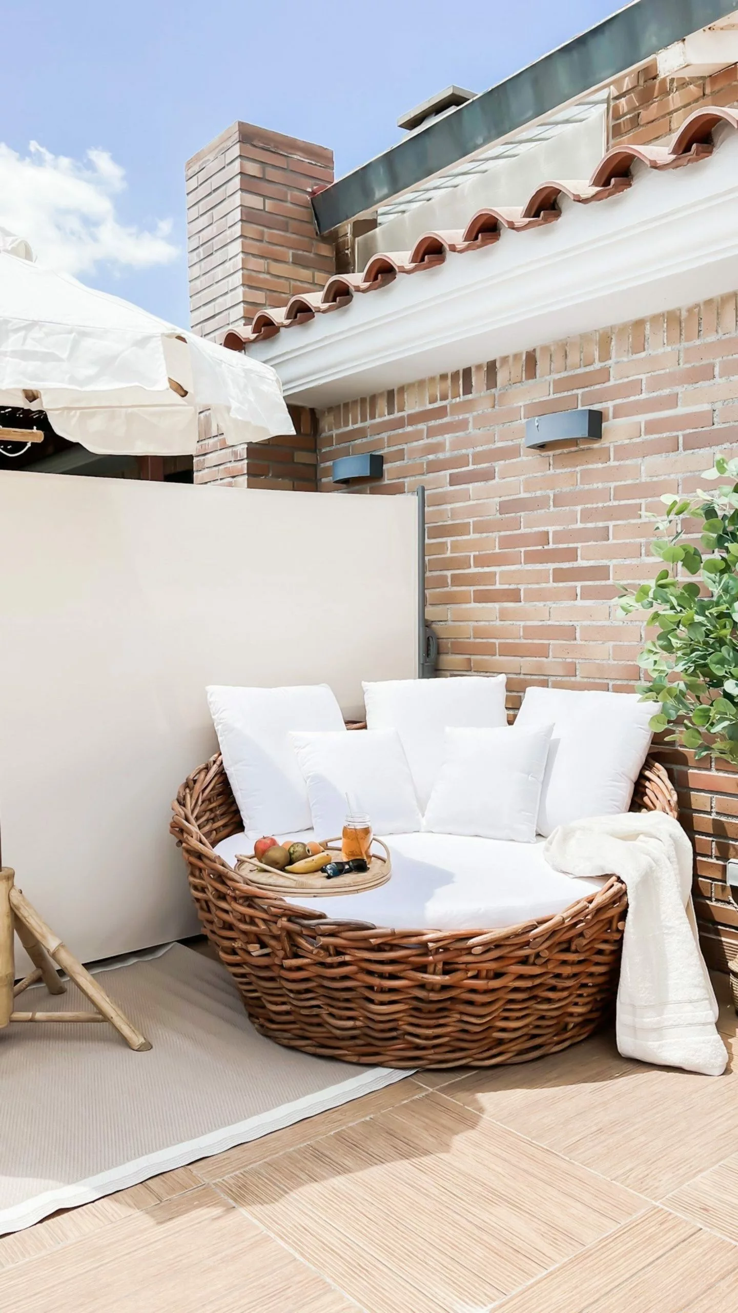 Beliani Aurinkovuode Rottinkinen Vaaleanruskea KALLITHEA - Image 5