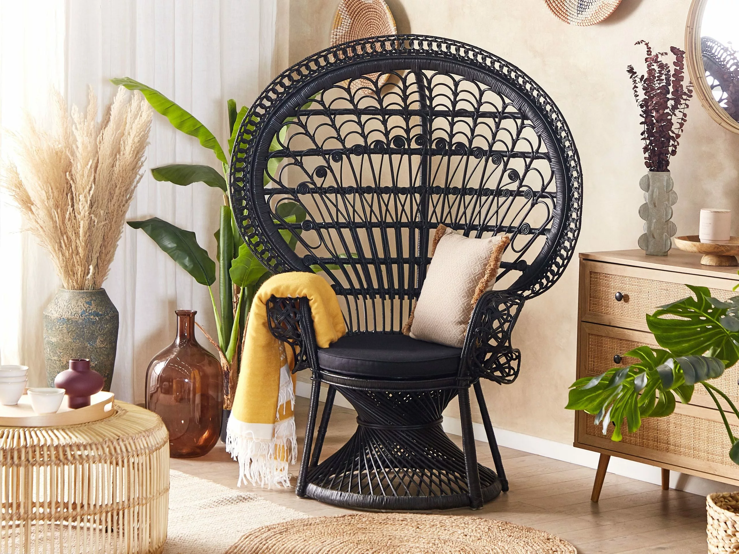 Beliani Riikinkukkotuoli Rottinki Musta EMMANUELLE - Image 3