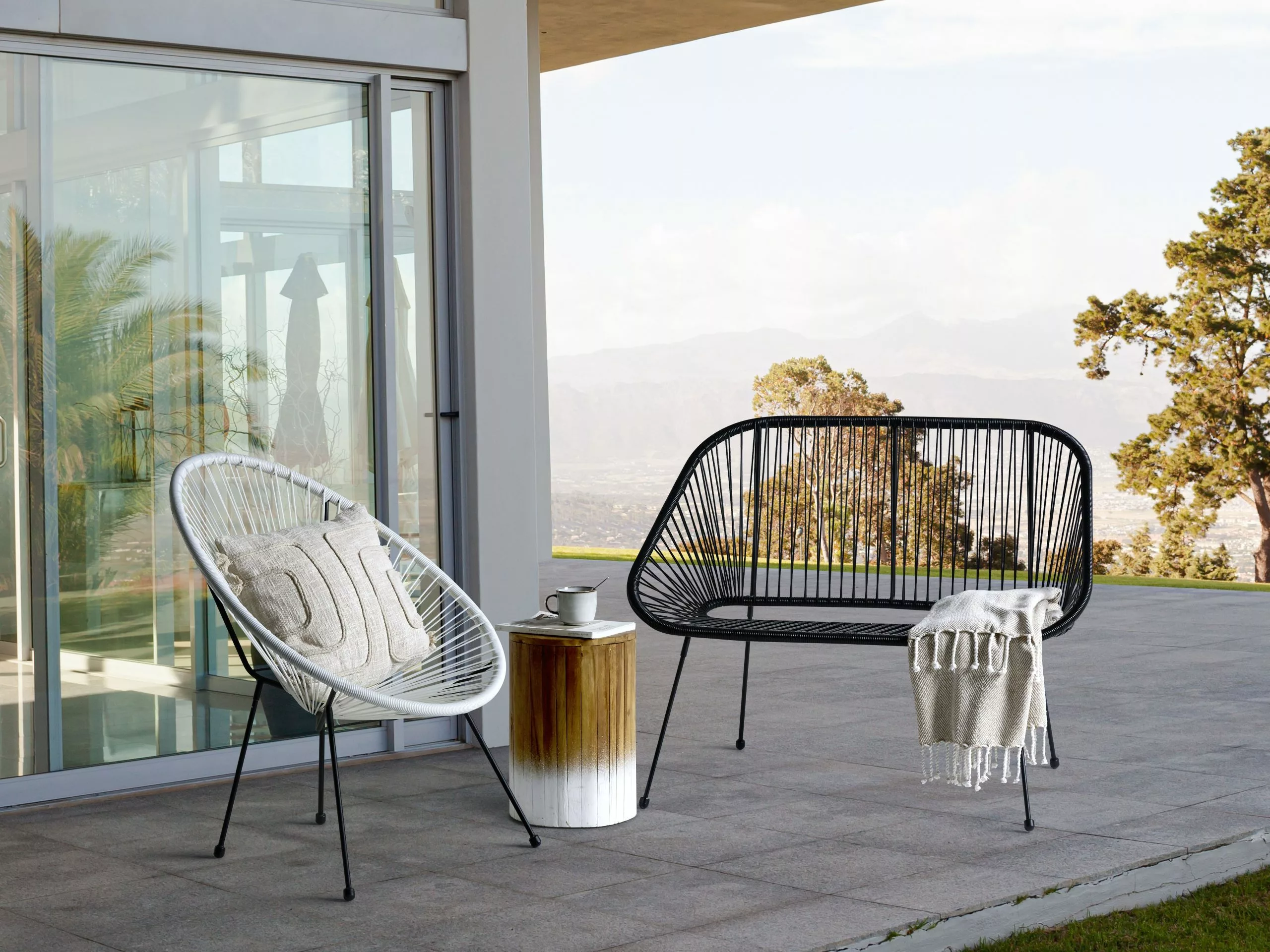 Beliani Puutarhapenkki Polyrottinki Musta 114 Cm ACAPULCO 3 Beliani Puutarhapenkki Polyrottinki Musta 114 Cm ACAPULCO - Image 3